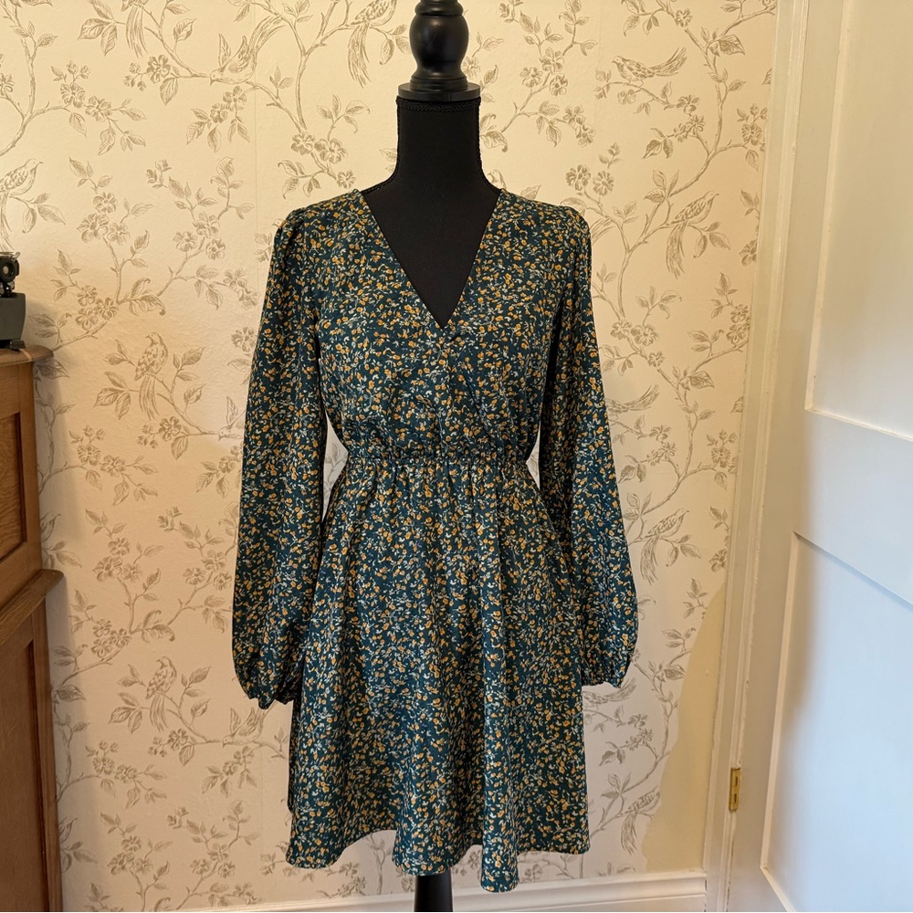 Floral V-Neck Long Sleeve Dress